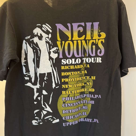 Neil Young Solo Tour 2011 Shirt Size Medium - Picture 4 of 5